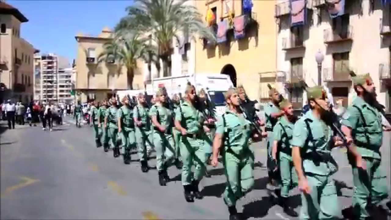 Llegada de la Legión a Elche para participar en la procesión del Cristo del Perdón