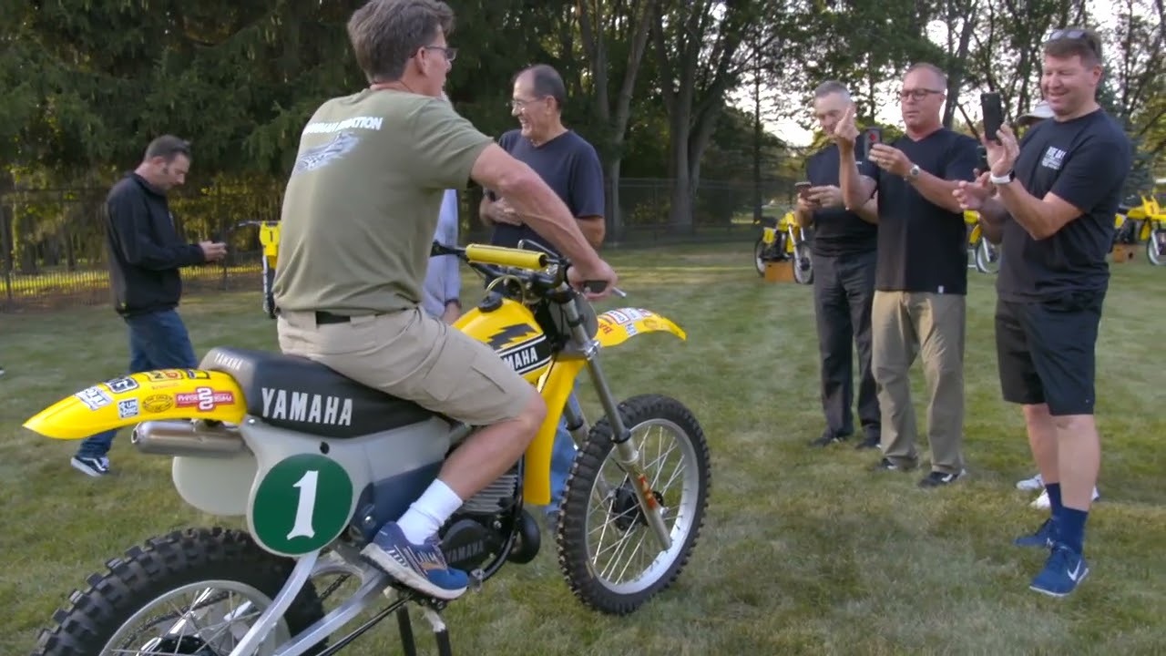 Bob Hannah with some friends and works bikes in the backyard. Hey, Ricky Johnson is there too!