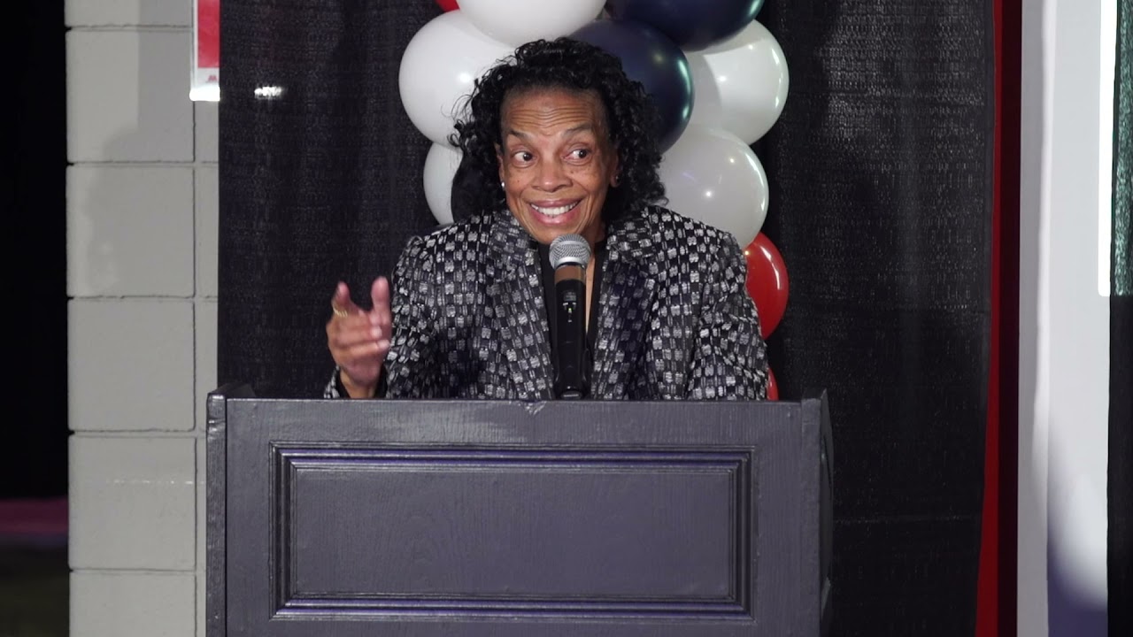Ted Leonsis, Connie Unseld, Wes Unseld Jr., and Kim Unseld speak at Wes Unseld's bust unveiling