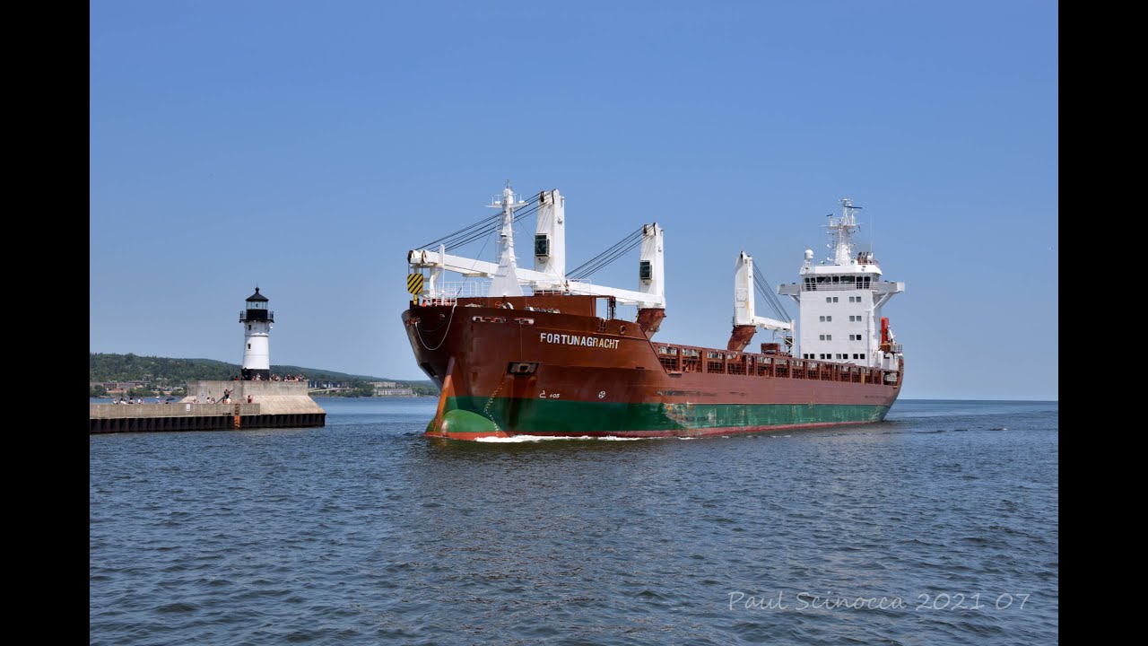 Fortunagracht arriving With Project Parts and music...Unloading action at the end! July 02, 2021