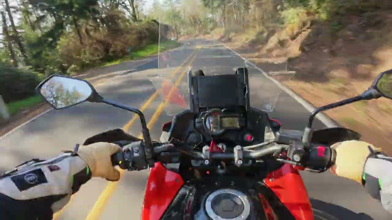 Motofesto 004: Riding a 2015 Versys 1000 and a 2025 Himalayan 450