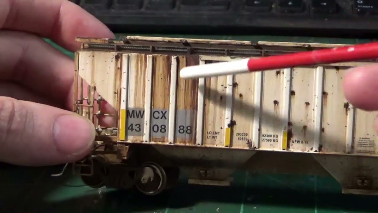 New Model & Layout Update!  Completed Trash Gondolas & Rusty Hoppers! 7-31-23