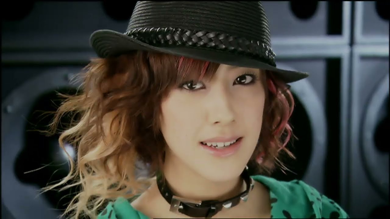 Berryz Koubou - Dakishimete Dakishimete (抱きしめて 抱きしめて) (2009) [4K AI Upscale]