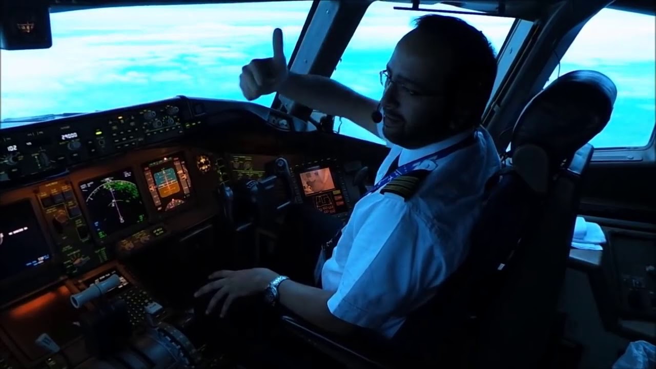 PIA Pakistan International Airlines London to Karachi from B777 flight deck