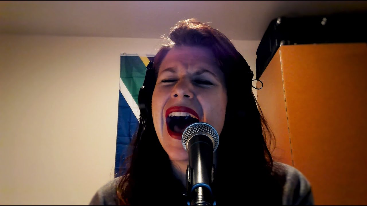 Leonard Cohen - Hallelujah (cover by Courtney Visser)