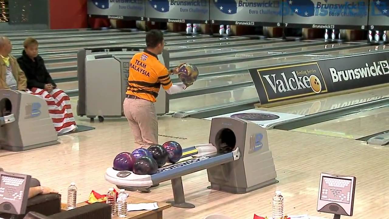 Bowlingdigital's 2010 BEC - Match 1 between Zulmazran Zulkifli (MAS) and Ildemaro Ruiz (VEN) in HD