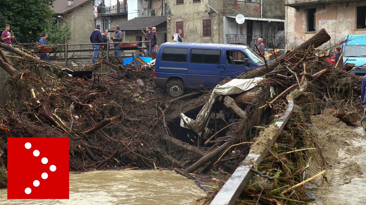Il disastro a Castelletto d'Orba: travolte anche le auto