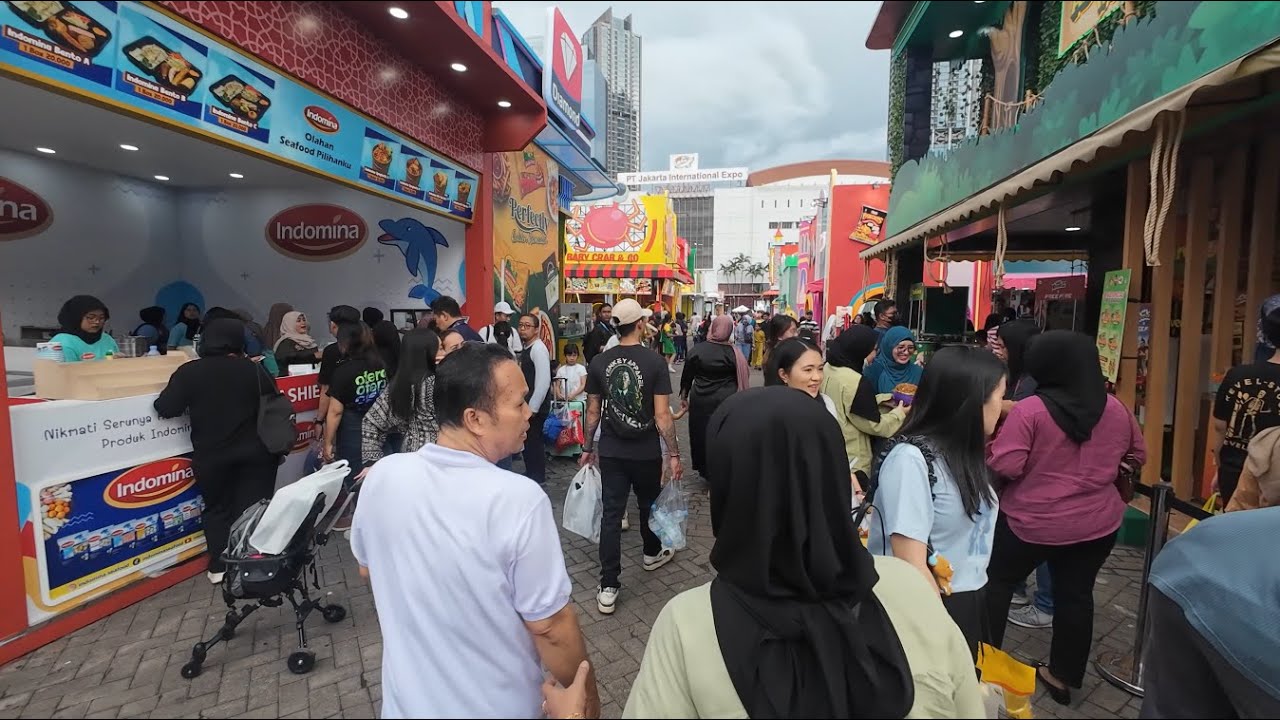 [4K] Exploring around Jakarta Lebaran Fair 2025, Jakarta, Indonesia.