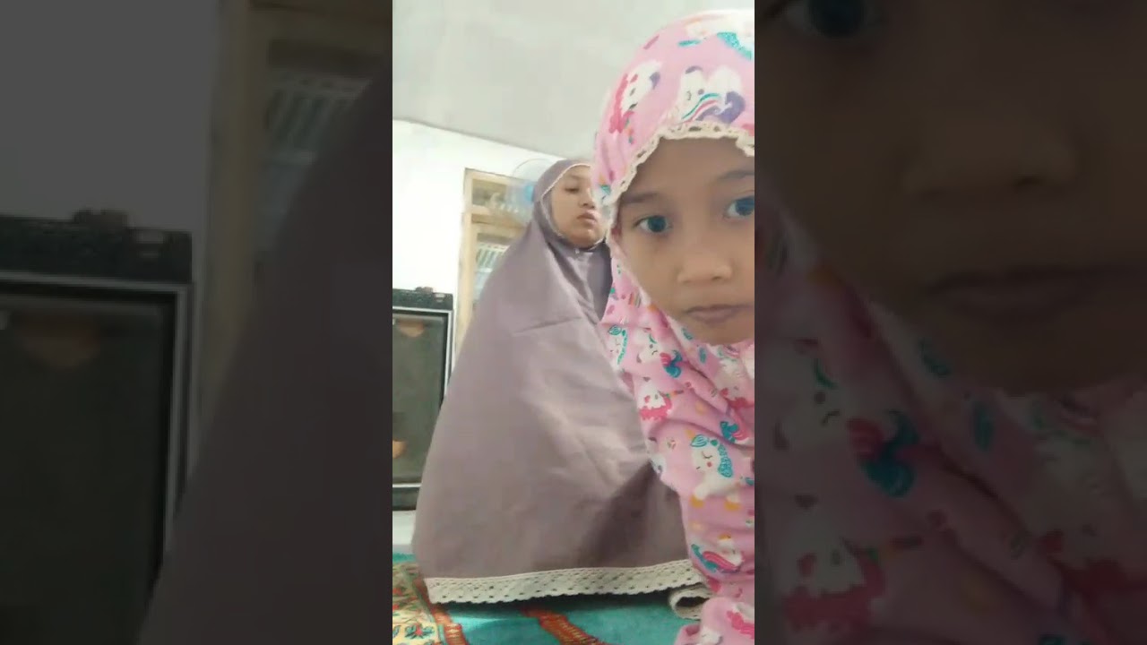 Shalat tarawih di cindogo 
