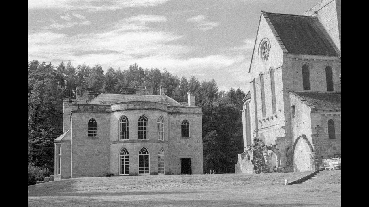 What does a Red Filter do to Agfa APX400?