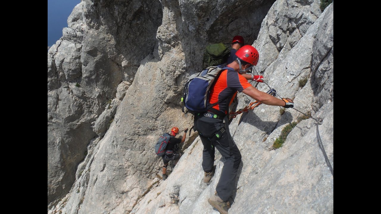 I Sirboni Isola di Tavolara (cima) tratto con corde e tratto ferrato