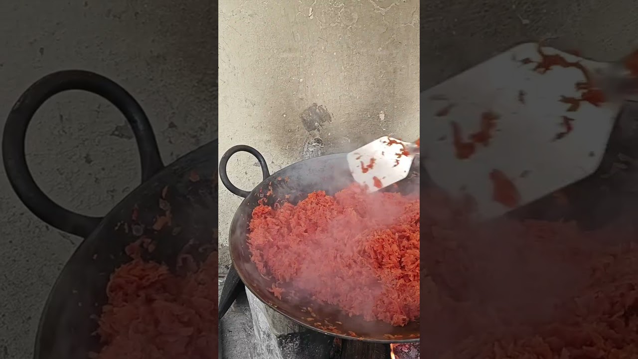 आप इस तरह से गाजर का हलवा बनाओगे तो हलवा क्या आप वर्तन भी चाट जाओगे इसमें आप खोया  भी डाल सकते हैं 