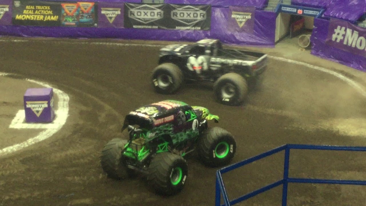 Monster Jam Hartford, CT 2020: Intros & Racing