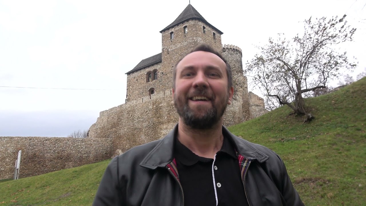 Komentarz polityczny - czy PiS chce nas wyprowadzić z UE