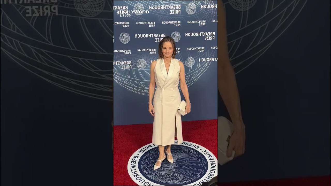 Jodie Foster Graces the 2025 Breakthrough Prize Ceremony