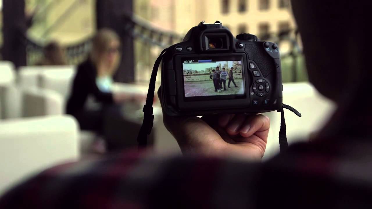 Canon EOS 700D DSLR Camera