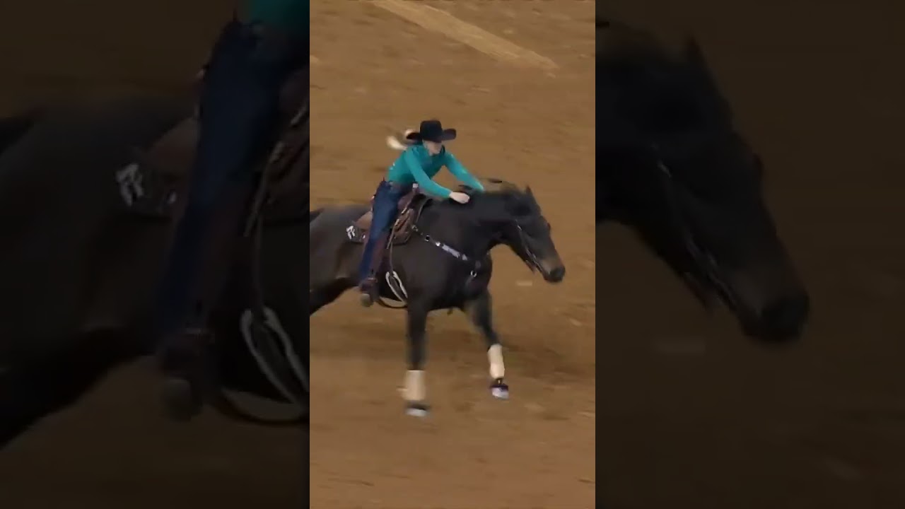 Самый быстрый заезд на RodeoHouston принадлежит Кэсси Моури. 🤯