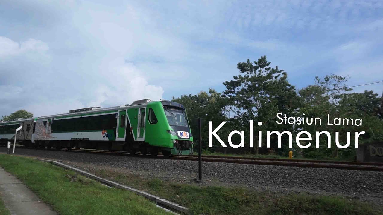 Nonton Kereta Api di Stasiun Lama Kalimenur,Kulonprogo
