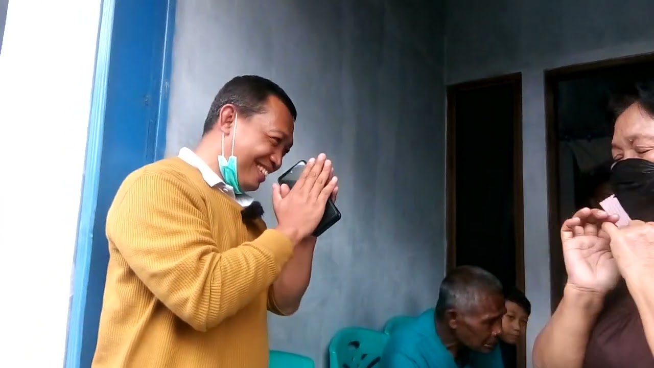 Umar dan mas Adi Sinau Hurip datang kekhitanan anaknya mas Manto.