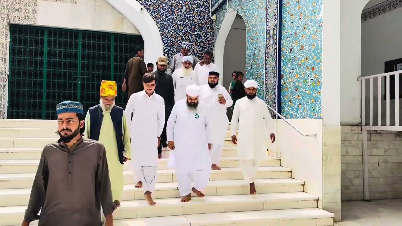 دربار قلندر لعل شھباز تي حاضري مرشد کریم پیر سید سخی محمد سردار شاھ جیلانی قادری 
