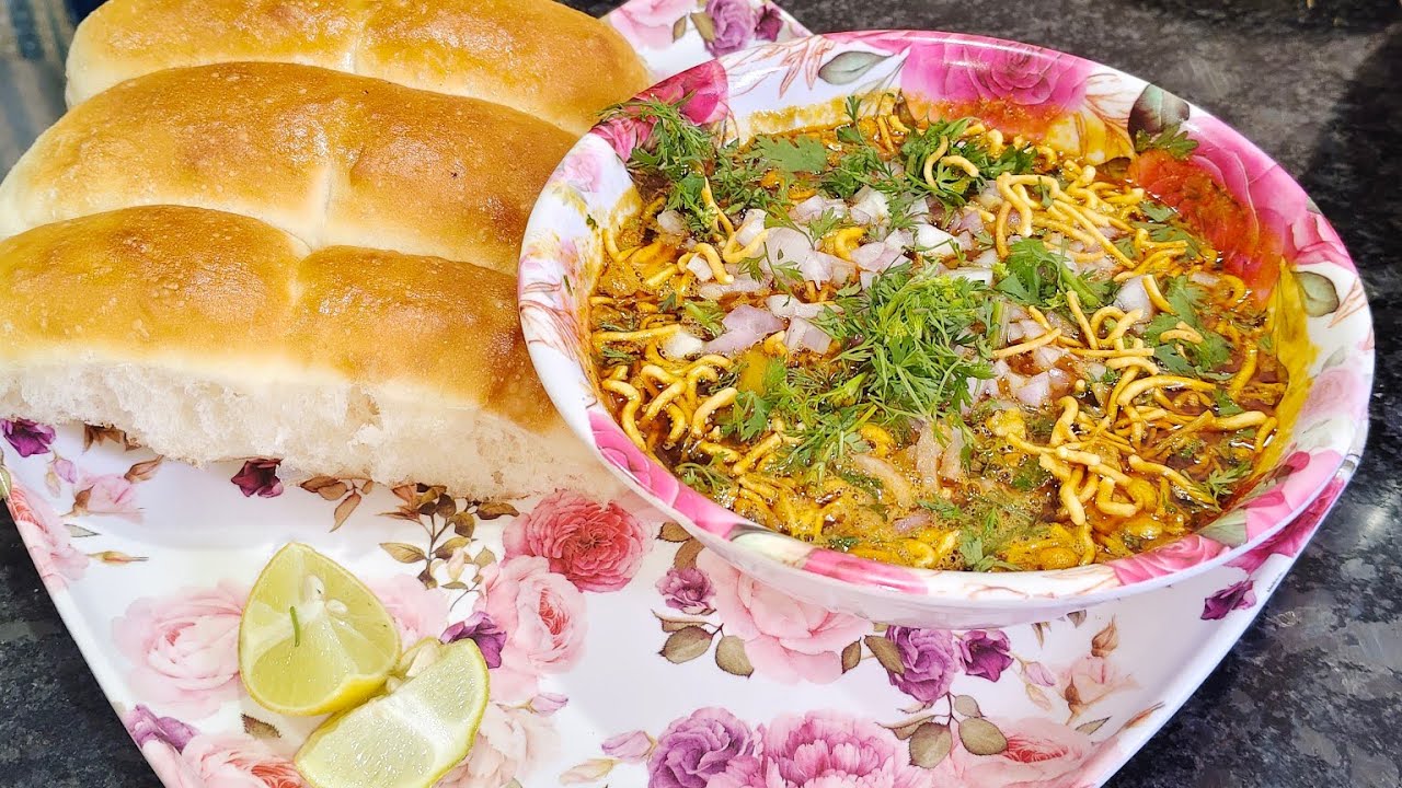 Easy and Super tasty misal pav recipe Maharashtrain Style. Must try!!