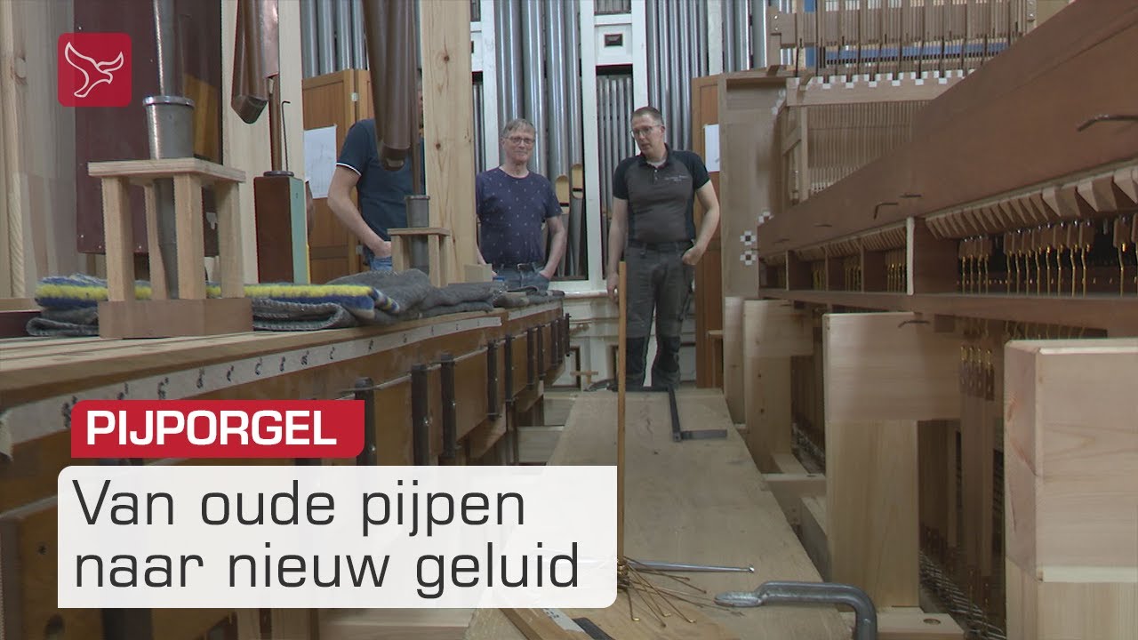 Urker kerkleden bezoeken hun orgel in aanbouw | Omroep Flevoland
