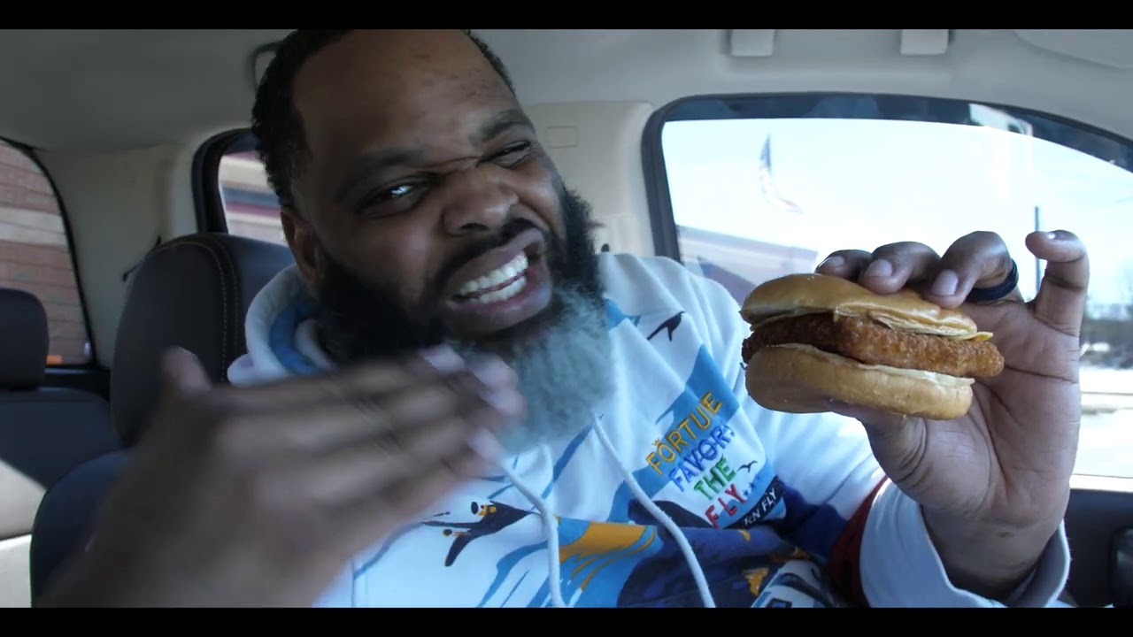 Wendy's NEW Crispy Panko Fish 4K Food Review | NEW VIDEOGRAPHER TOO!