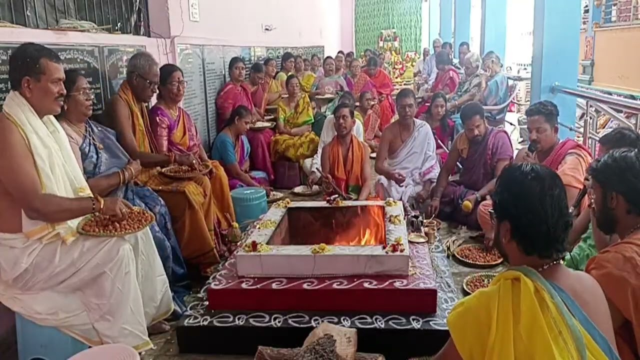 Highlight 17:54 – 22:54 from గణపతి హోమం శ్రీ వరసిద్ది వినాయక టెంపుల్ హైకోర్టు కాలనీ వనస్థలిపురం