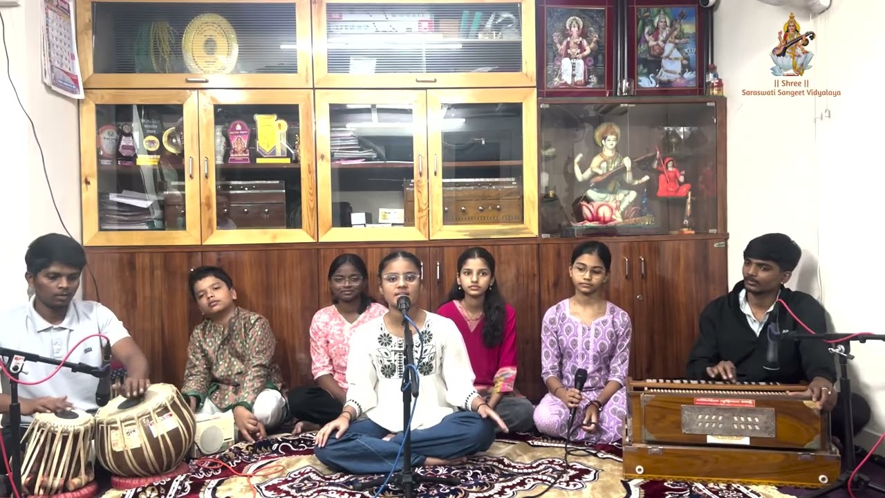 Tum Utho Siya Sringar Karo | Sainee Rawat | Saraswati Sangeet Vidyalaya
