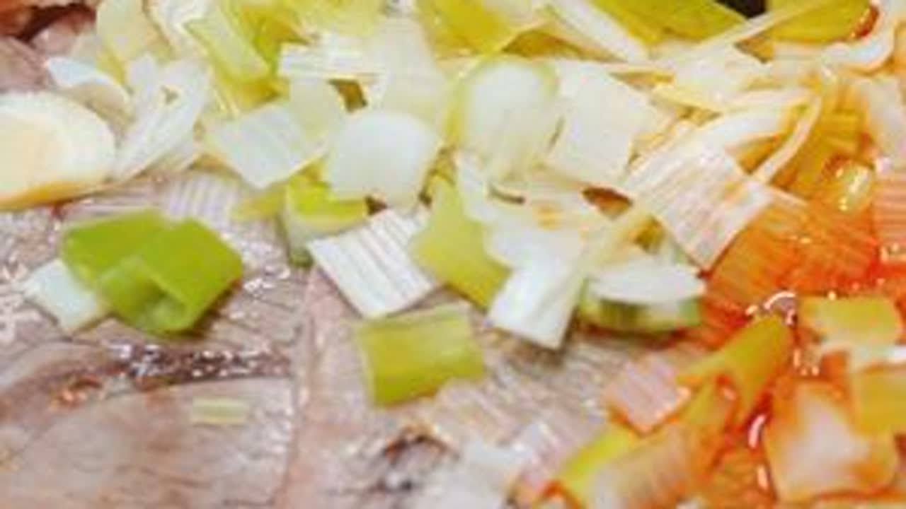 打卡晋城晋普山羊肉火锅，生烤烤鱼，烤羊蹄。两个人消费142元。#地方特色美食 #晋城美食 #羊肉火锅 #烧烤 #火锅