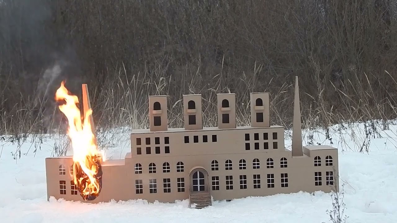 Titanic - House on fire
