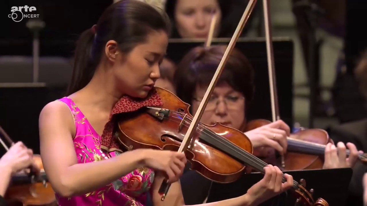 Sayaka Shoji plays Tchaikovsky : Violin Concerto in D major, Op.35
