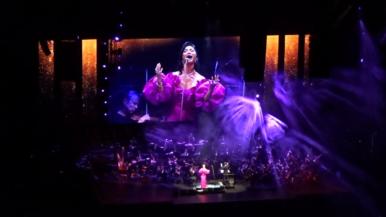 NICOLE SCHERZINGER - “MEMORY” - Concert ANDREA BOCELLI - The O2, London - 1/10/2022