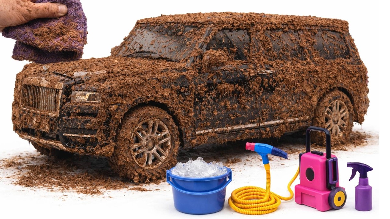 Super Realistic Cleaning of a 1:24 Black Rolls-Royce Cullinan After an Extreme Dusty Off-Road