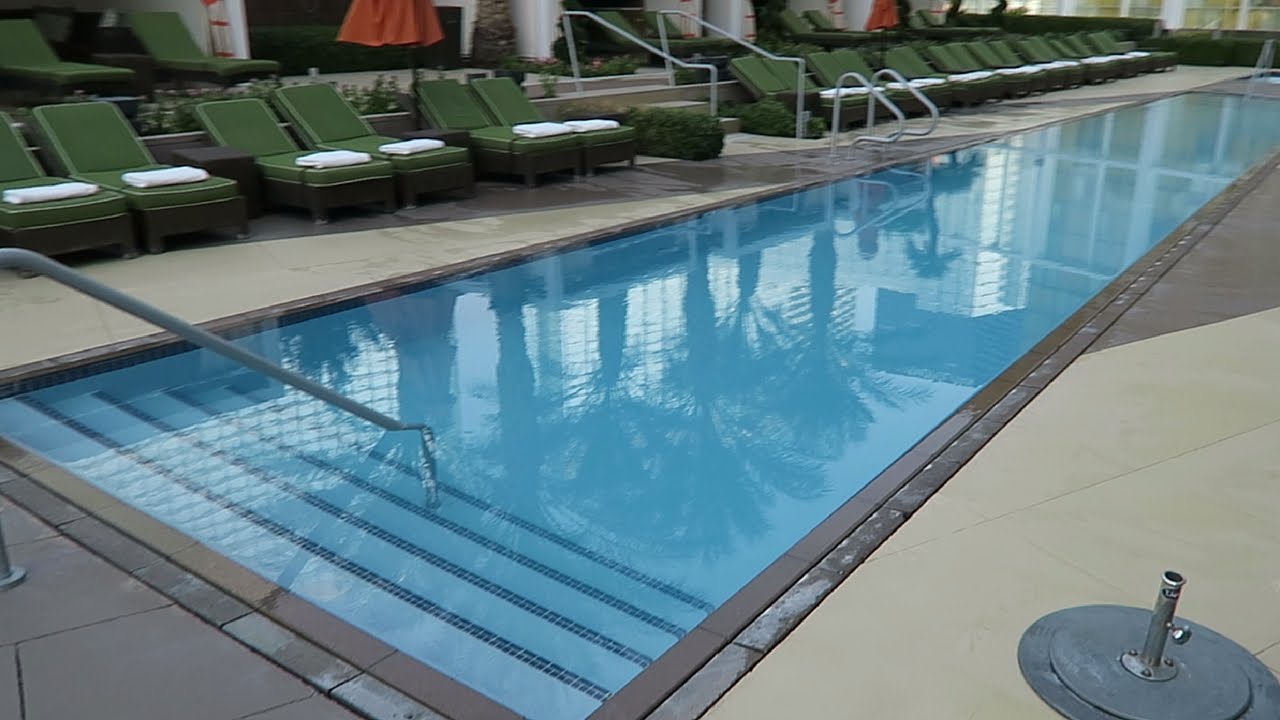 Las Vegas Hotel Swimming Pool: Mandarin Oriental