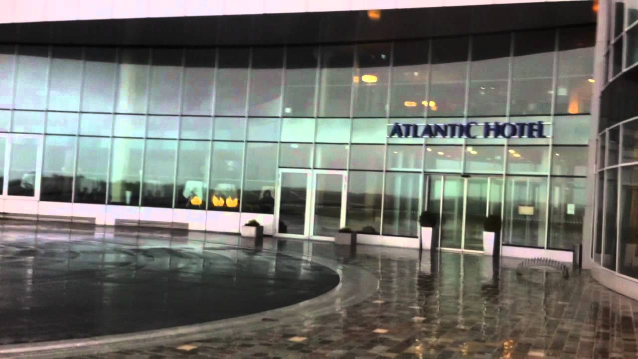Atlantic Sail City Hotel Bremerhaven Aussicht vor dem Hotel