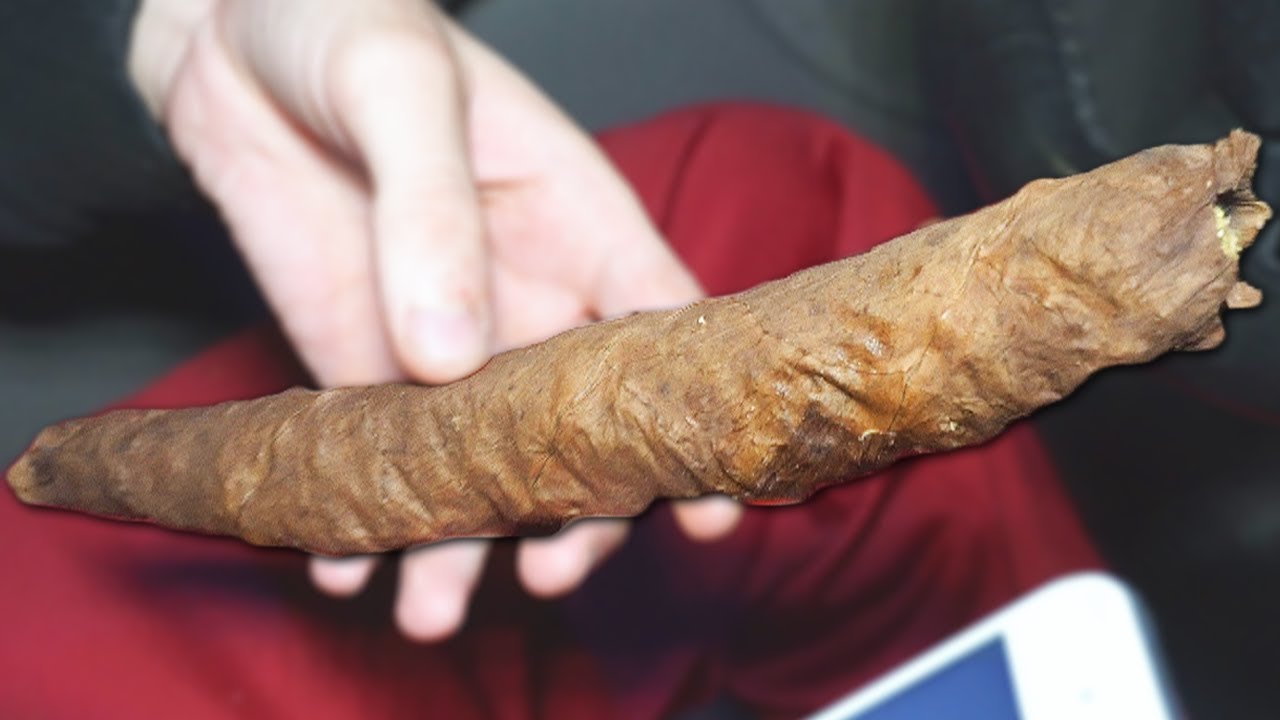ROLLING 28 GRAMS IN A FRONTO LEAF