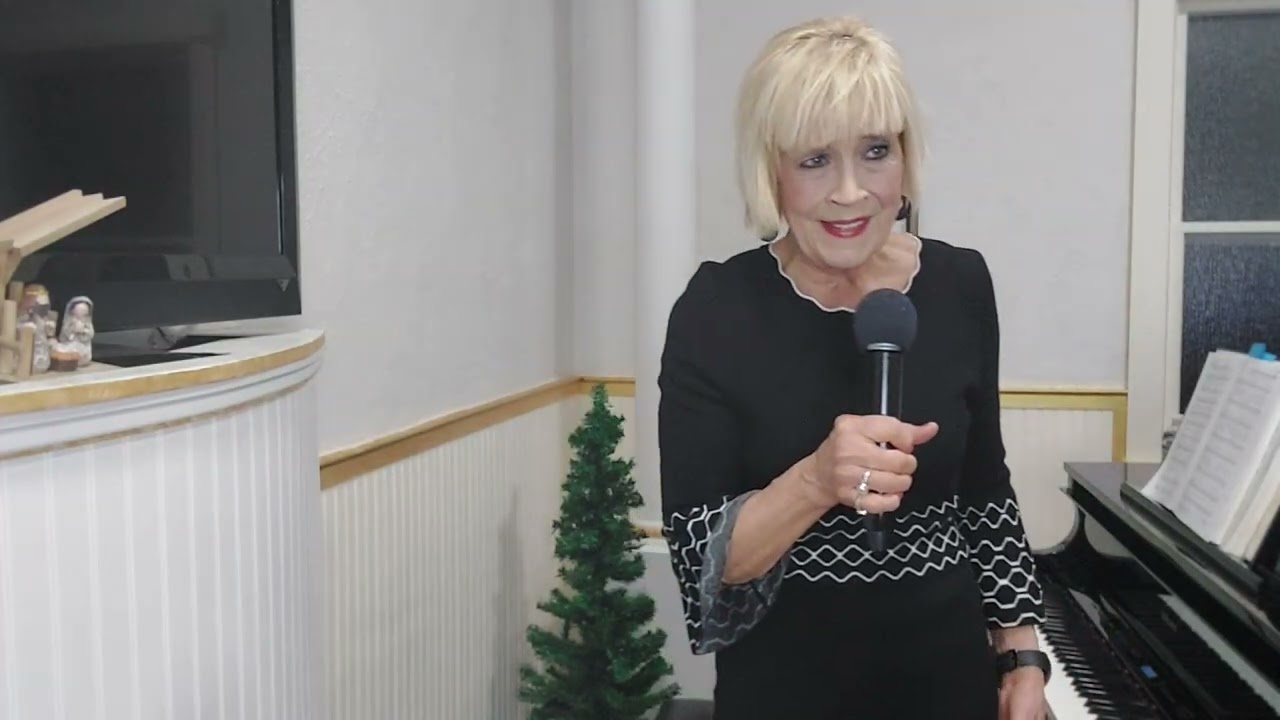 JUST CHRISTMAS CAROLS ... 🎶 🎹 🎶 