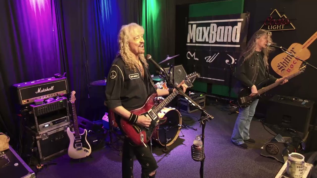 Chris Max Band - Man In The Box