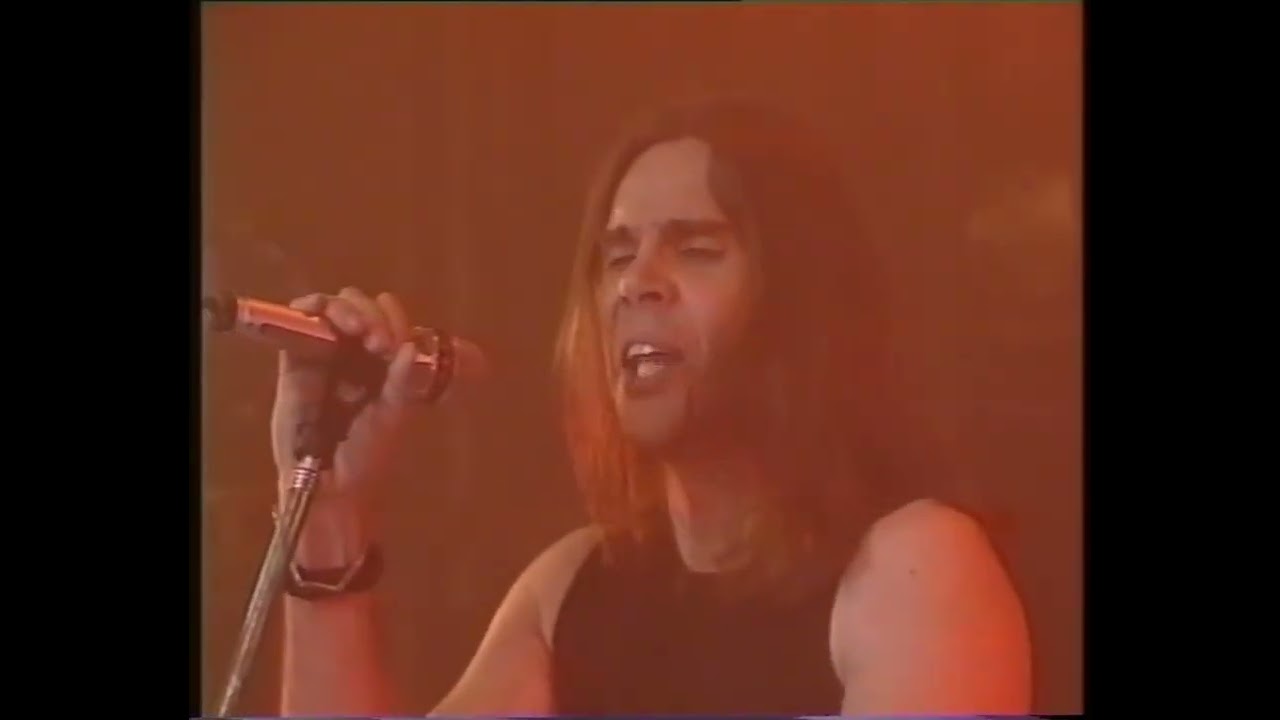 Valter cantando en vivo 