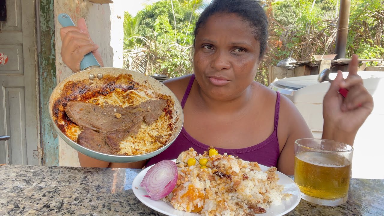 ALMOÇO DAQUI DA ROÇA HOJE MEXIDÃO SENSACIONAL E UMA CERVEJA 🍺 O SOL TÁ DE RAcHA