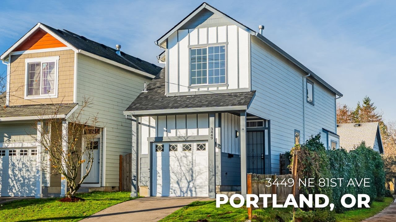 Vaulted Ceilings & Fenced Yard in NE Portland | 3 Bedroom Home Near Downtown