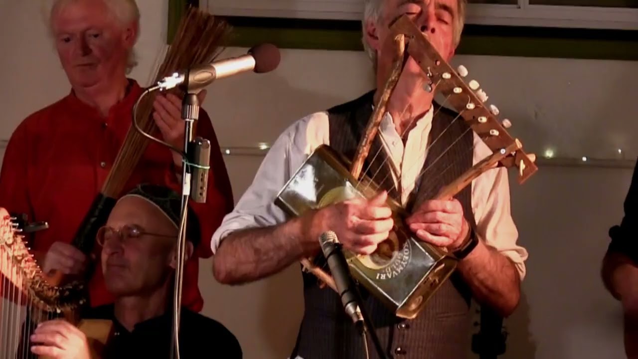 AFRICAN TIN HARP, CELTIC KNEE HARP, UKULELE - in Concert