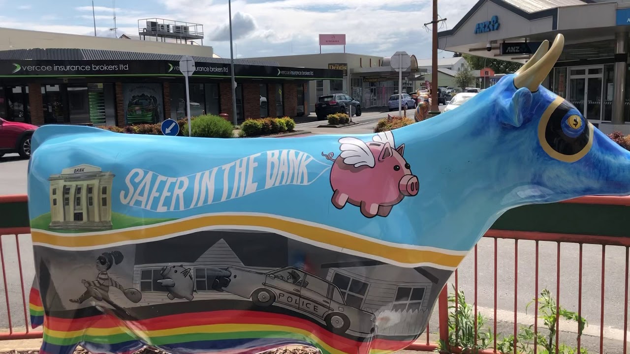 Georamble in Morrinsville, NZ, childhood home of PM Jacinda Ardern and some very colourful cows