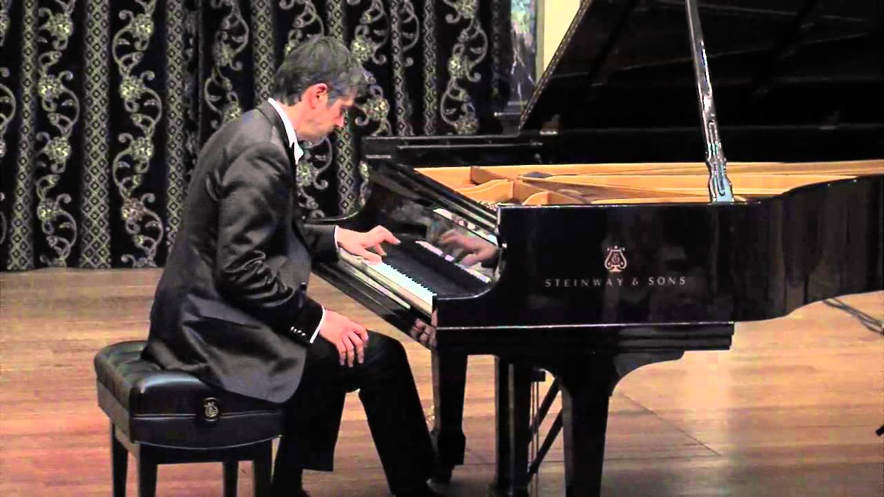 Rustem Hayroudinoff plays Blumenfeld - Etude for the Left Hand Alone op 36