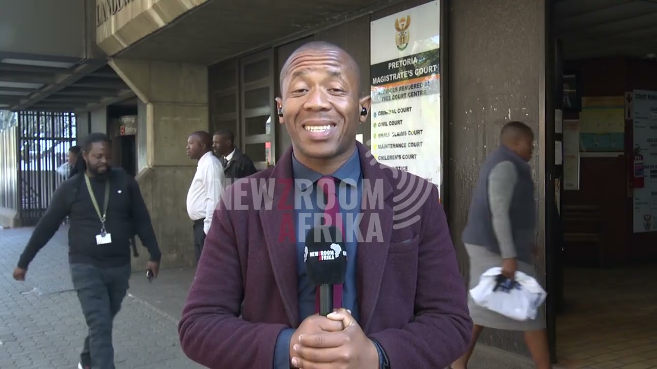 Top SAPS officials back in court