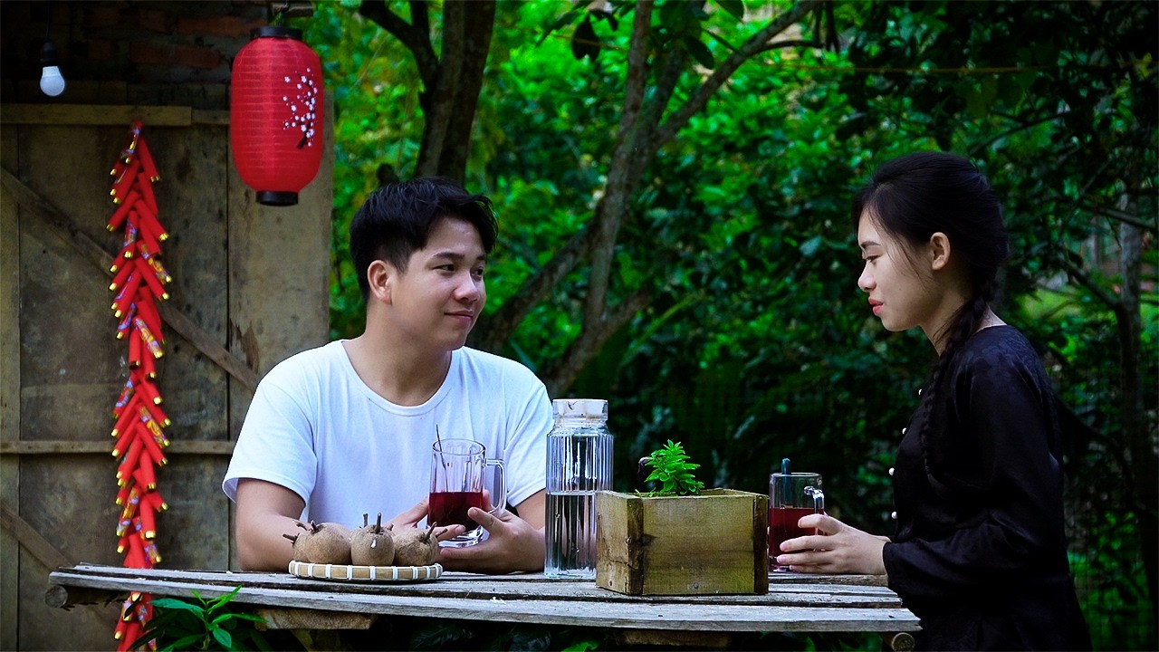 Начиная с Simple Mulberries… Отношения между генеральным директором и бедной девушкой постепенно изм