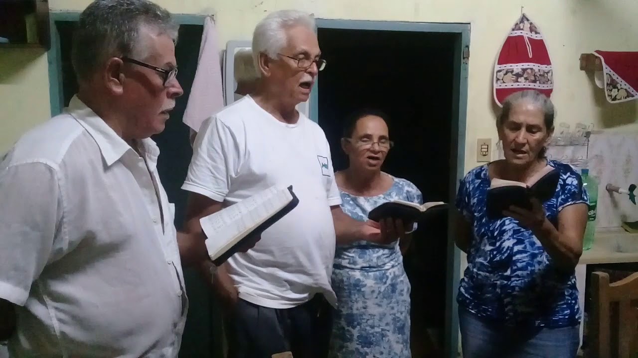 Josué, Vasny ,Maria , Erodite louvando a Deus