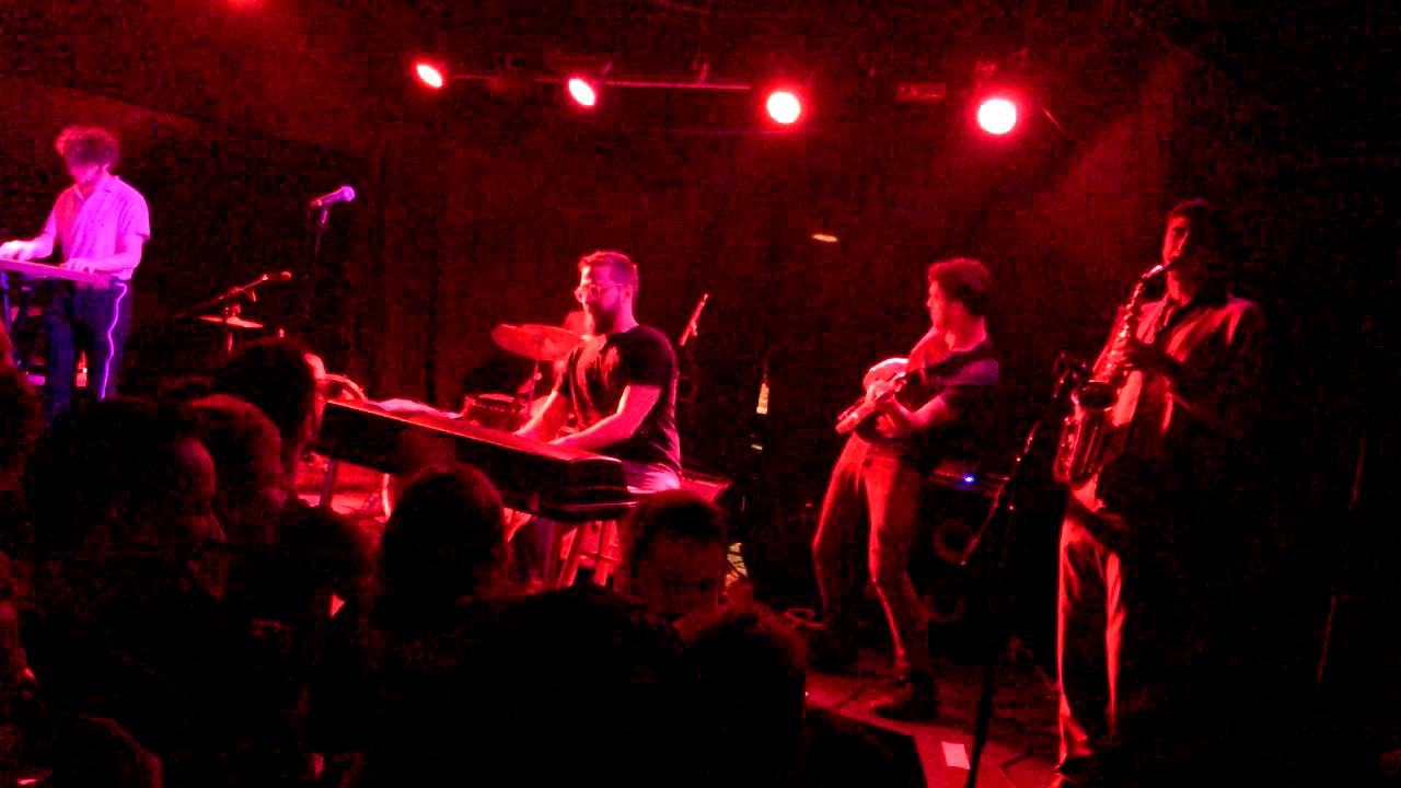 Vulfpeck - Outro » Speedwalker featuring Joey Dosik - Live in LA