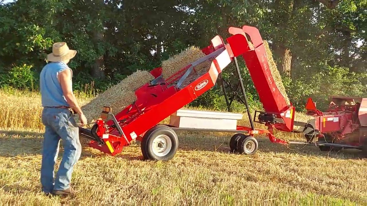 Massey Ferguson 4707, Massey Ferguson inline 1841, with Kuhns Accumulator@PepperPatchAL